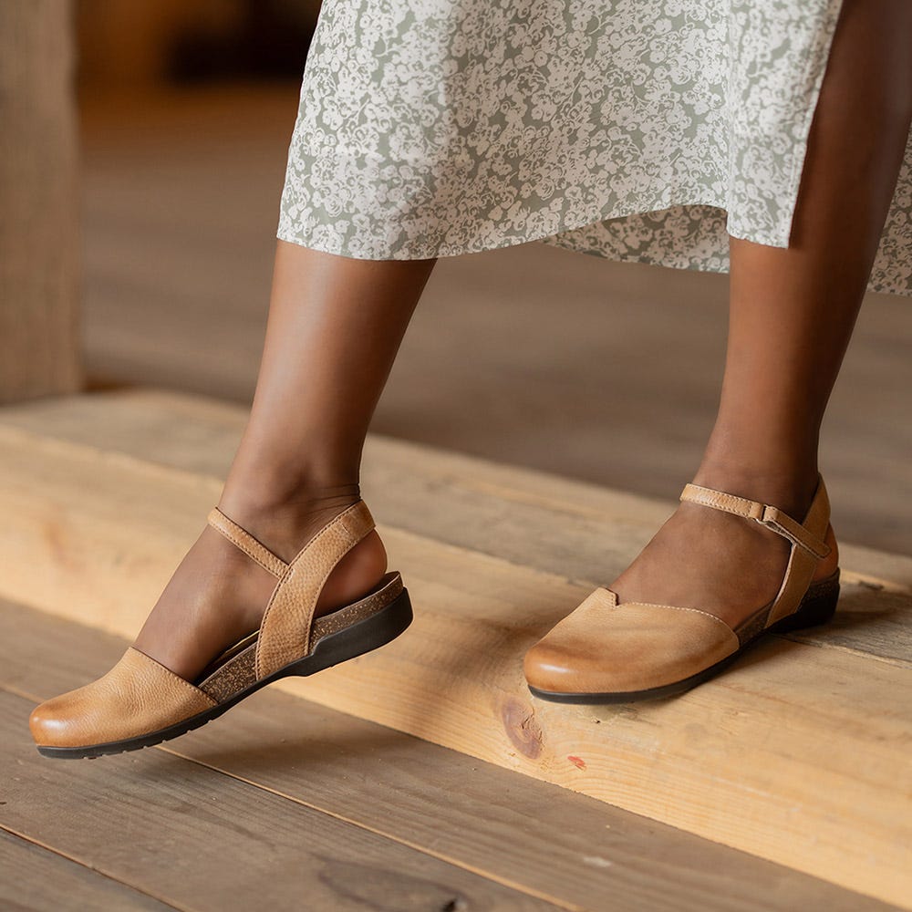 Women's Dansko Rowan Wide | Schuler Shoes